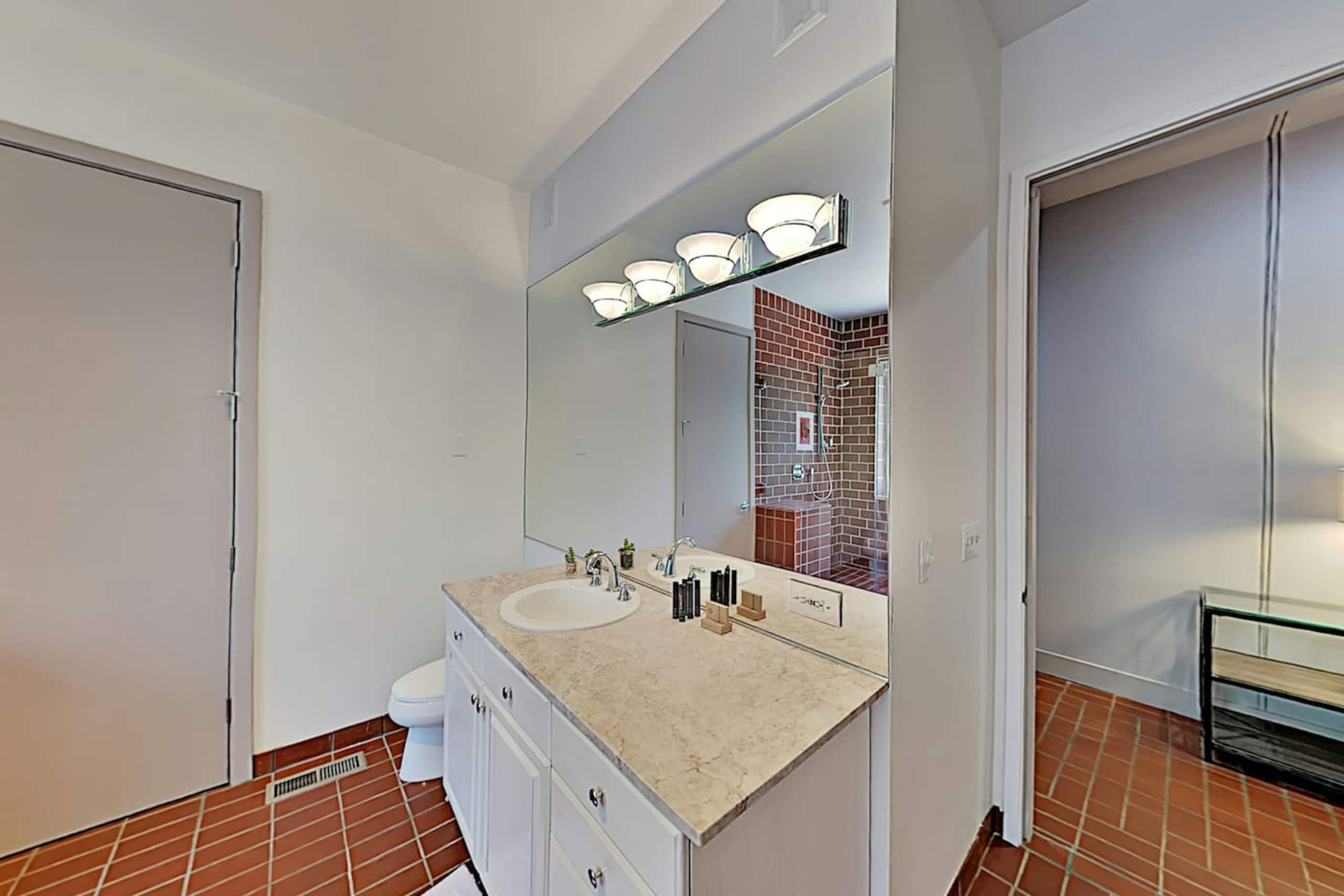 Mountain Retreat with Pool, Hot Tub & Bocce Court - Photo 28