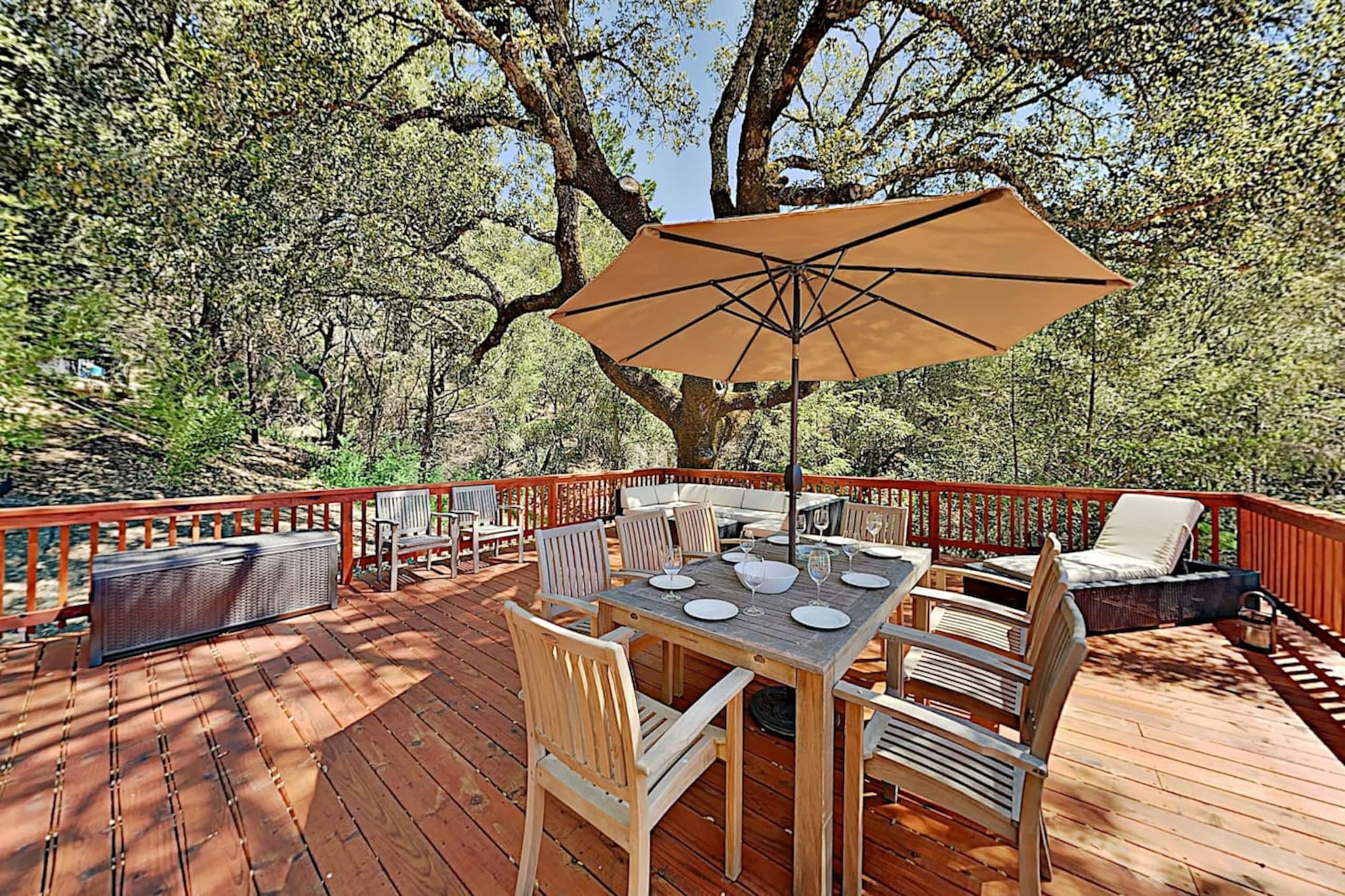 Mountain Retreat with Pool, Hot Tub & Bocce Court - Photo 3