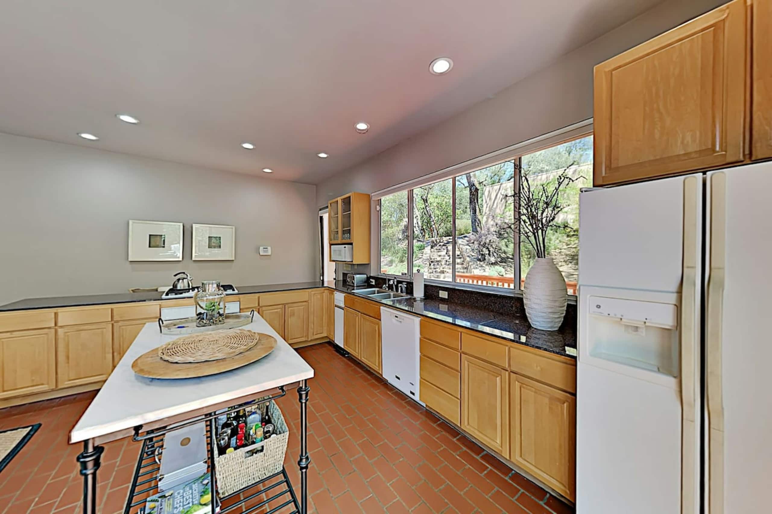 Mountain Retreat with Pool, Hot Tub & Bocce Court - Photo 26