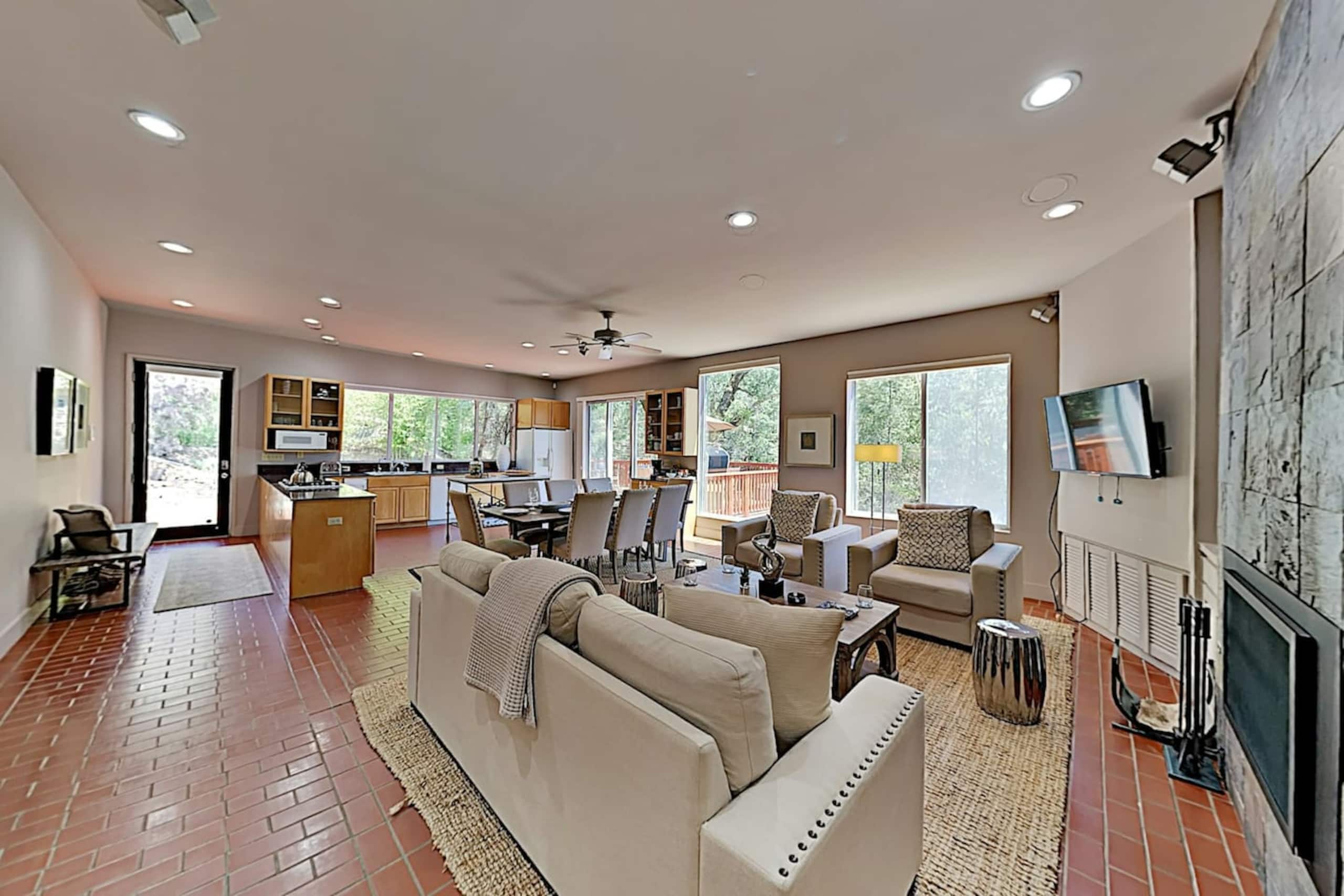 Mountain Retreat with Pool, Hot Tub & Bocce Court - Photo 15