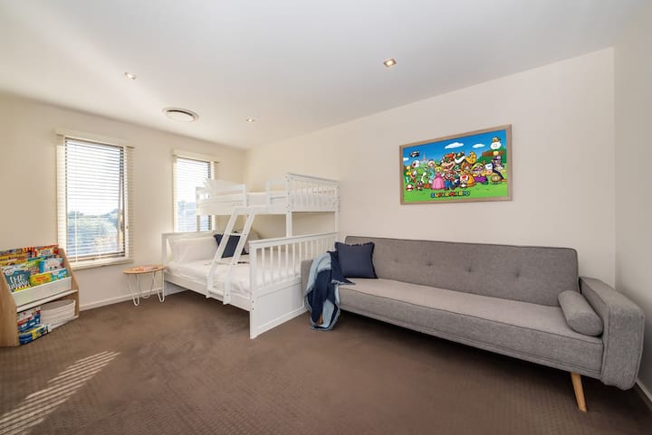 Sunrise Oasis Upstairs Triple Bunkroom with Ensuite (Double with Single on Top)