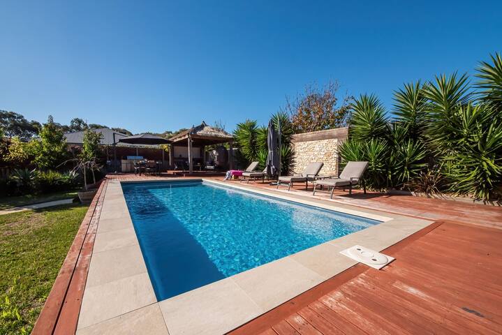 Sunrise Oasis | Luxe Pool, Spa & Cinema gallery image 3