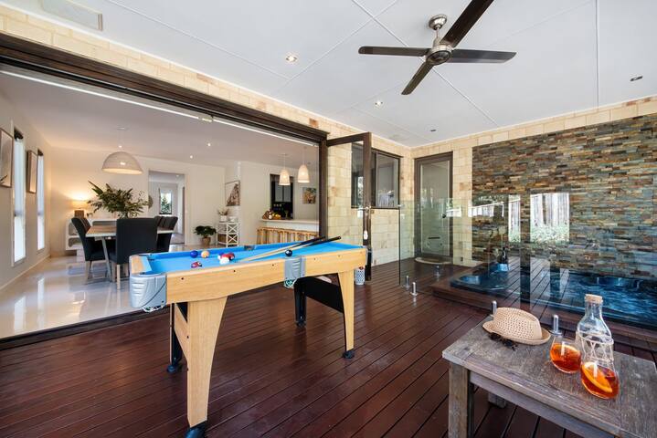 Sunrise Oasis | Luxe Pool, Spa & Cinema gallery image 5