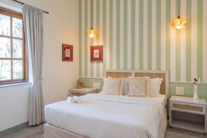 ELIVAAS Opalys Secondary · Scenic Getaway: 3 bhk Villa W/ Pool, Terrace & Bar