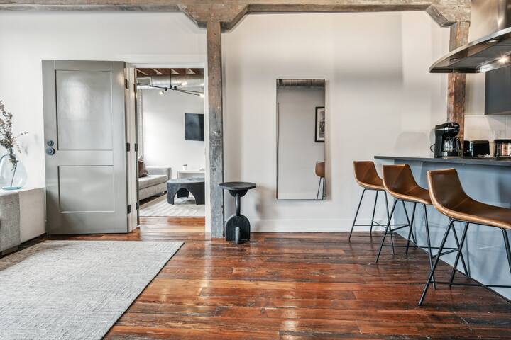 4 Bedroom | lRONWORKS (2 units) gallery image 5