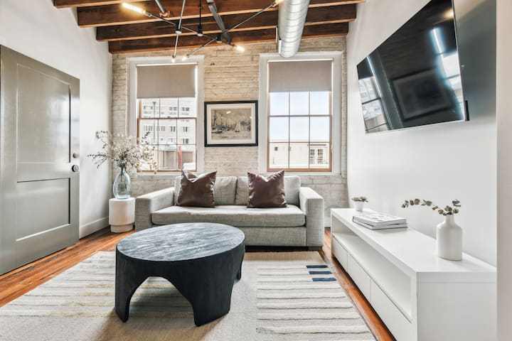 Industrial Charm, Gym, Near Convention Center