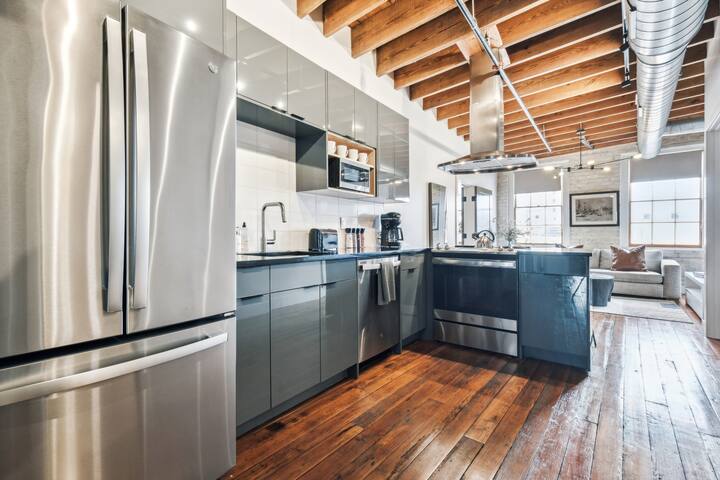 4 Bedroom | lRONWORKS (2 units) gallery image 2