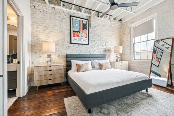 4 Bedroom | lRONWORKS (2 units) gallery image 4