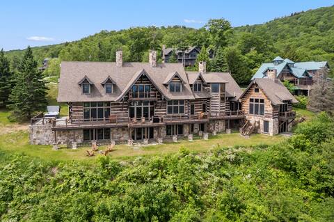 Mountainside 5-BR Ski-In/Out Okemo Villa