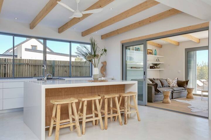 Jess’ Beach House gallery image 4