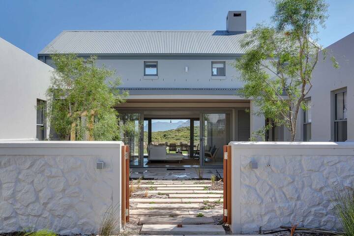 Jess’ Beach House gallery image 3