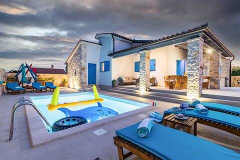 Warm, private and pet friendly villa