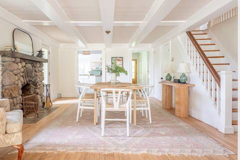 Rose Meadow: Quiet 1800s Farm House