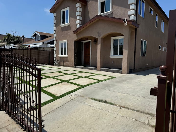 Large Cozy Peaceful Hidden Gem . 10 Br 6ba  In La - Los Angeles, CA