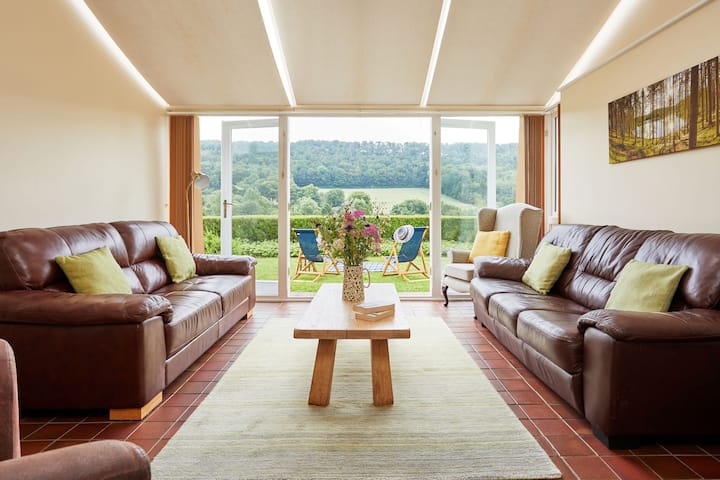 Pendennis-accessible Holiday Cottage With Hot Tub - Church Stretton