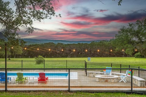 Autumn Nights | Pool + Hot Tub + Fire Pit