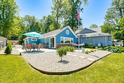 Waterfront w/ Boat Dock: Retreat on Indian Lake