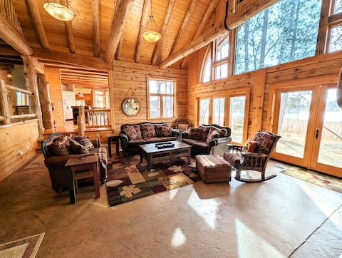 Private home with theater, dock & pontoon access!