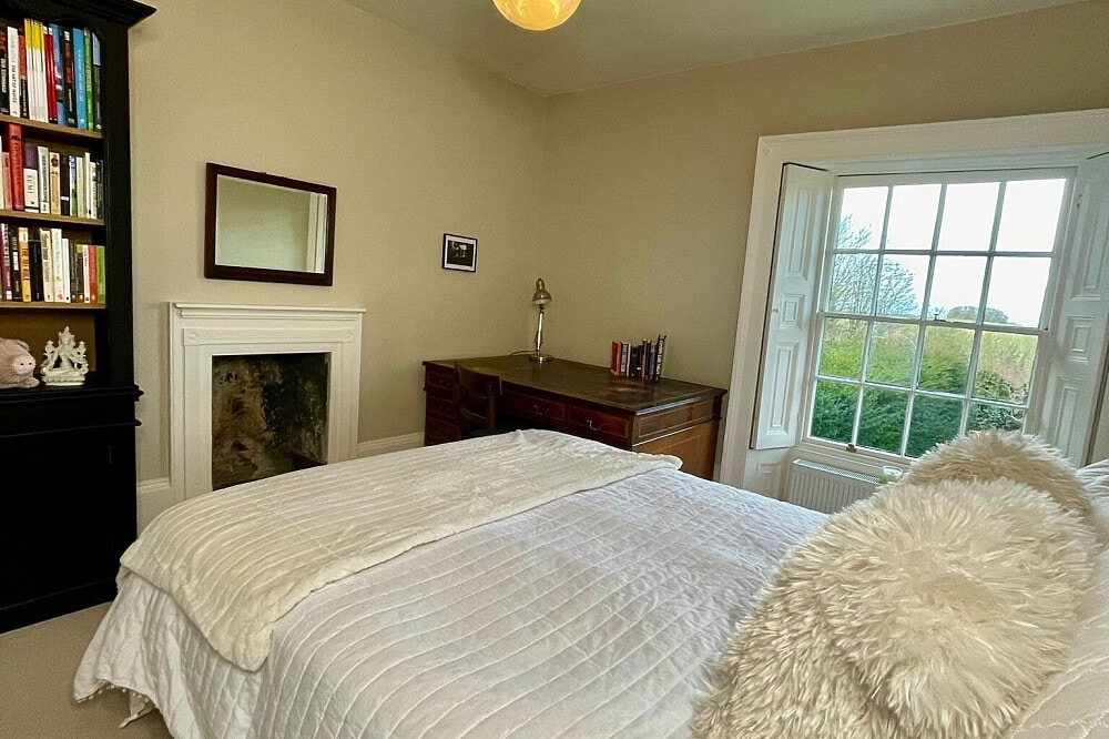 Библиотеката (с 2 места)