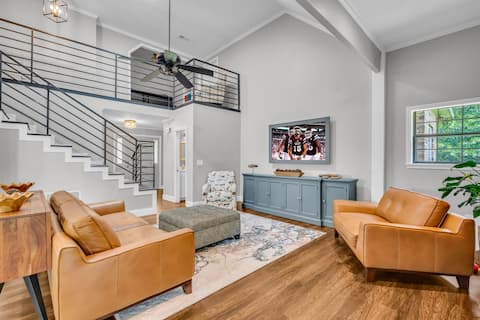 Pikes Place by OneHometown Getaways