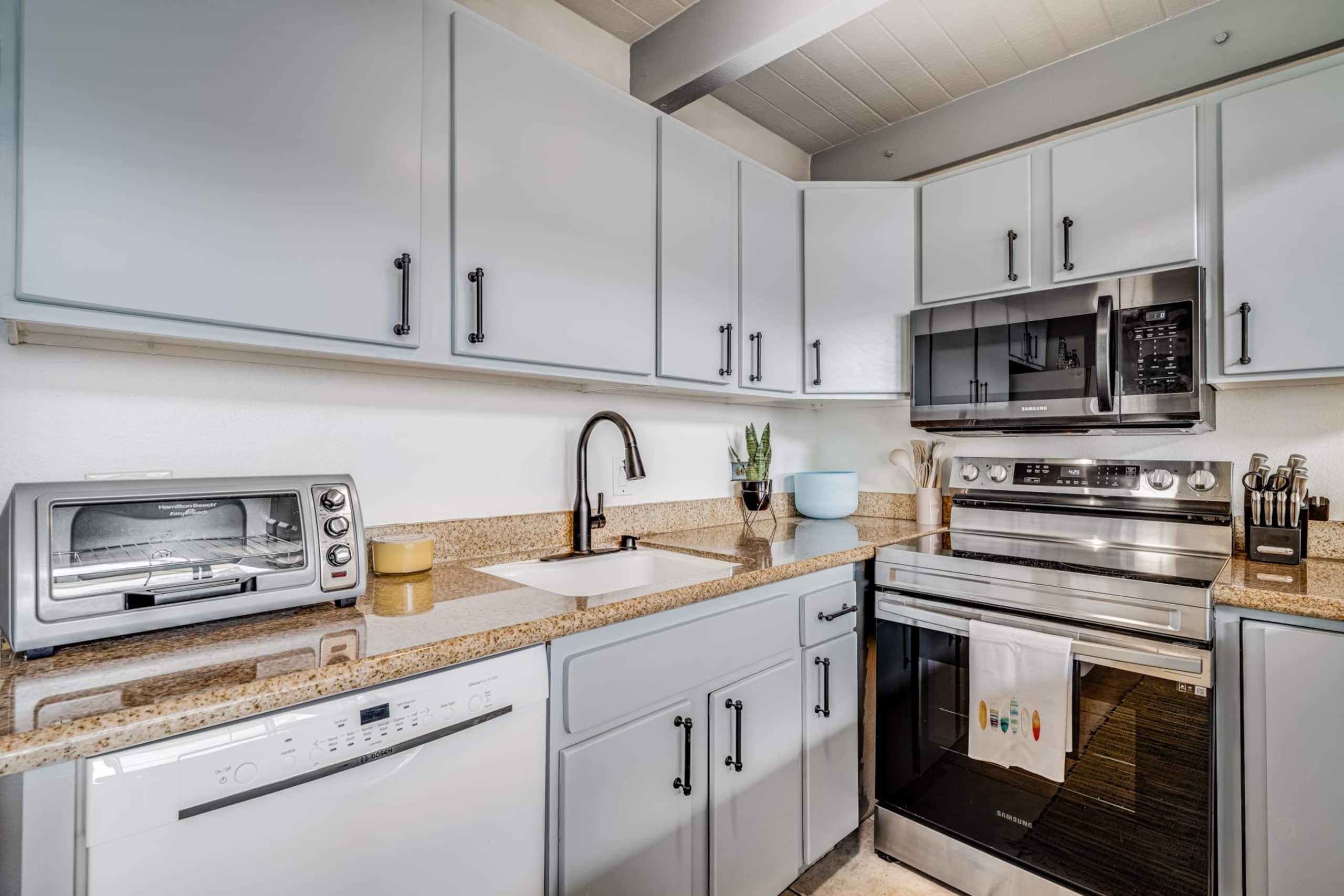 Condo in Kihei · ★4.33 · 2 bedrooms · 3 beds · 1 shared bath - Image 18