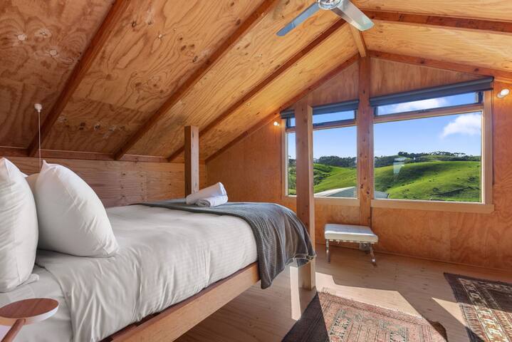 The Reverie Barn – Sauna & Views gallery image 3