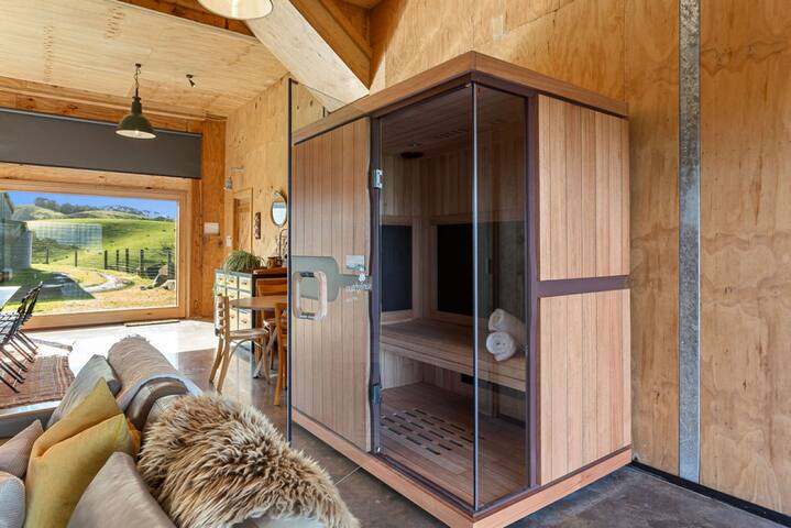 The Reverie Barn – Sauna & Views gallery image 4