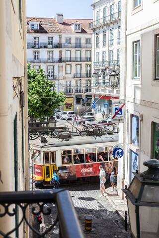 FLH Bairro Alto Spacious Apartment gallery image 2
