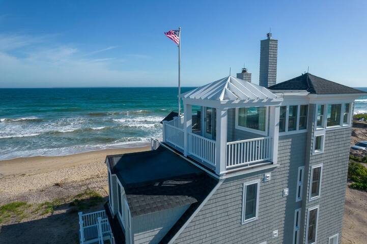 Luxury Beachfront Home in Green Hill, sleeps 10 gallery image 5