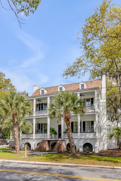 Circa 1785- All 5 Guest Suites