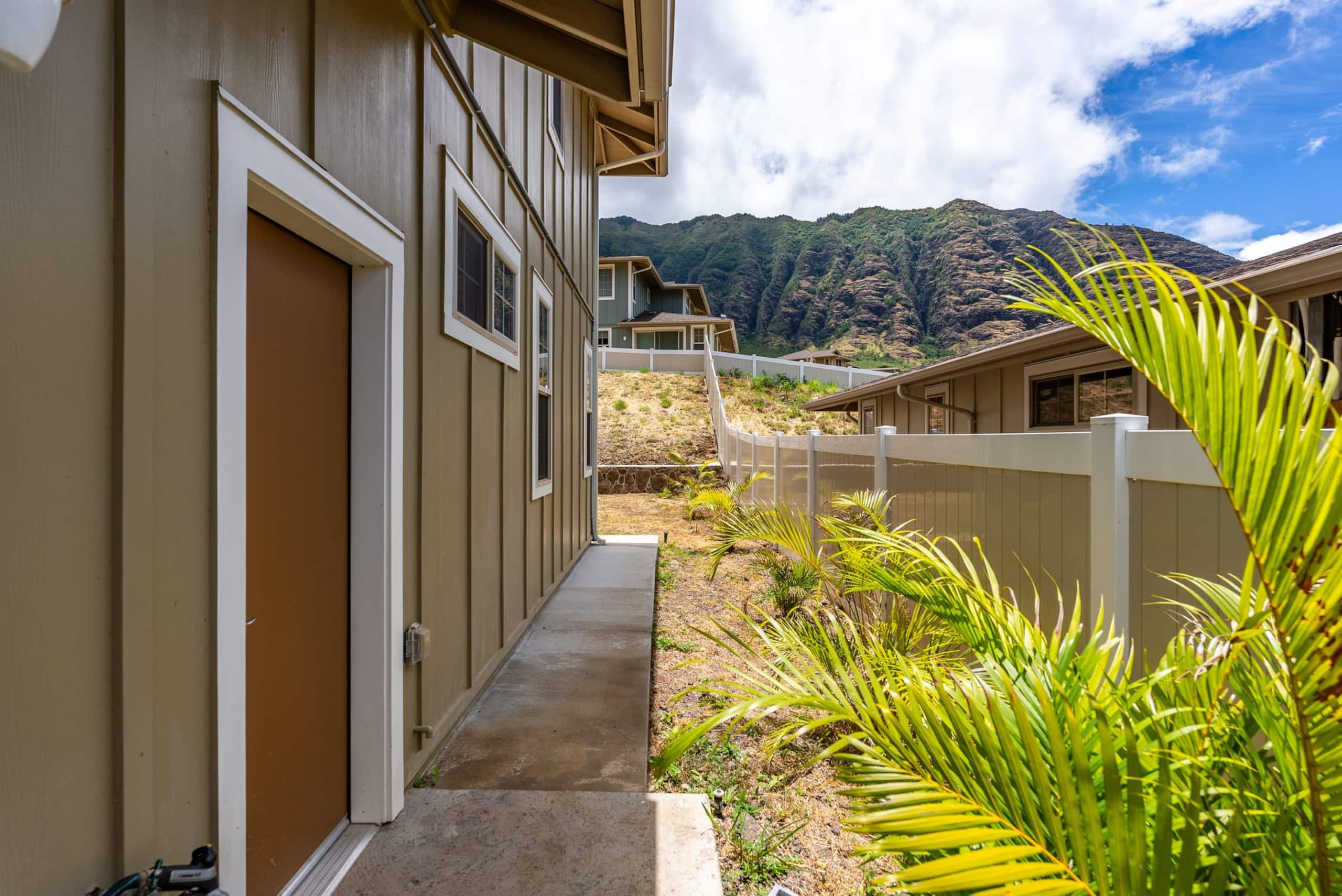 Home in Waianae · ★4.82 · 3 bedrooms · 4 beds · 2.5 private baths - Image 74