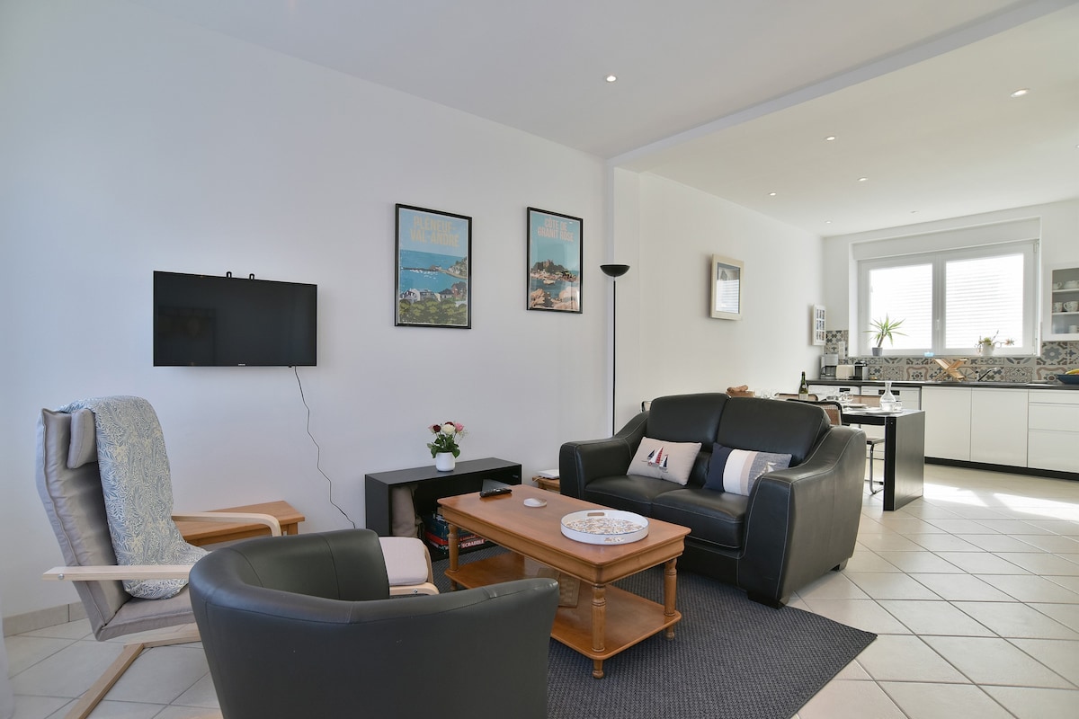 Top Airbnb: Les Myosotis du Val - A short walk from the sea in Pléneuf Val André