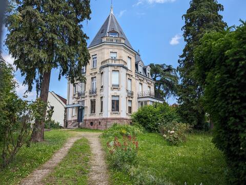 Charmante Villa Historique avec Jardin