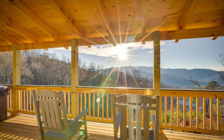 『ジョン・ディクスン・カー　cabin B-13　研究』CD２枚付き The Homestead - Mountain views from your hot tub! - Cabins for