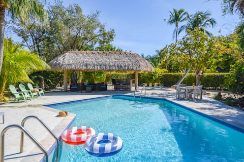 Treehouse and Villa of Pelico Palms
