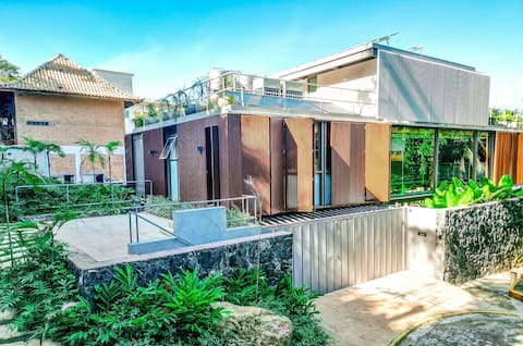 Beachfront house for 6 on Guaecá Beach in São Seba