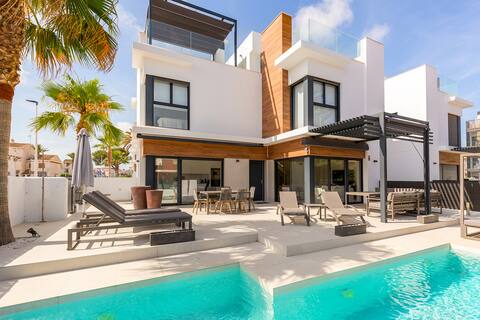 Escape to our beautiful home in Santiago de la Ribera