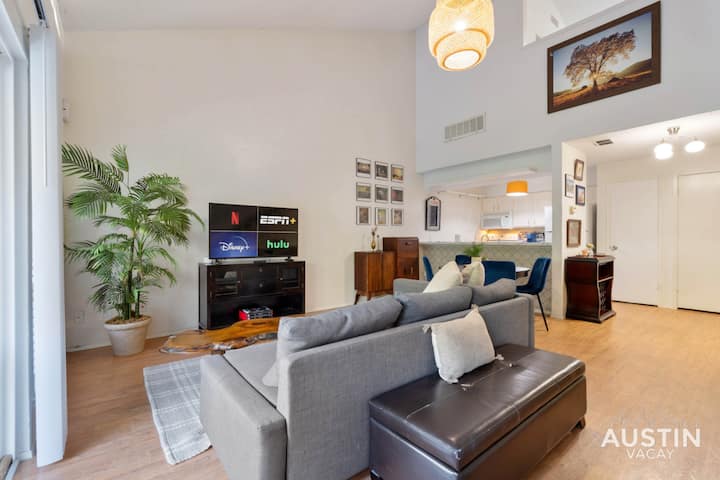 Waterfront Loft w/ Pool + Park Views and Balcony - Apartments for Rent ...