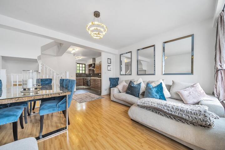 Maresca Serviced Apartments managed Airbnb listing 3