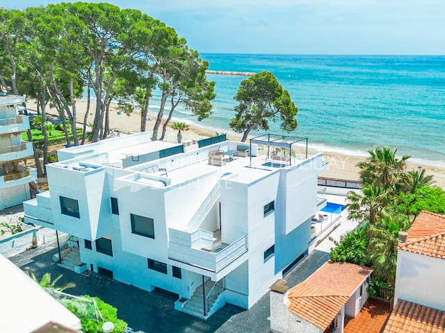 Universal Holiday Centre managed Airbnb listing 1