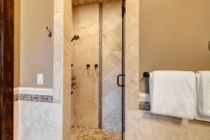 LocalLuxe managed Airbnb listing 1