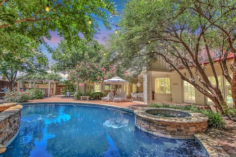 Gatsby Getaway 2 miles to TTU w/Pool+Speakeasy+Bar