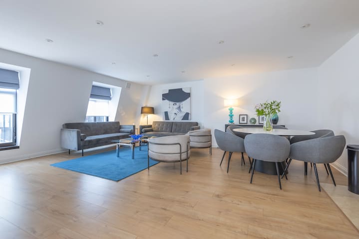 Elegant Mayfair Apartment-Ensuite with Bath