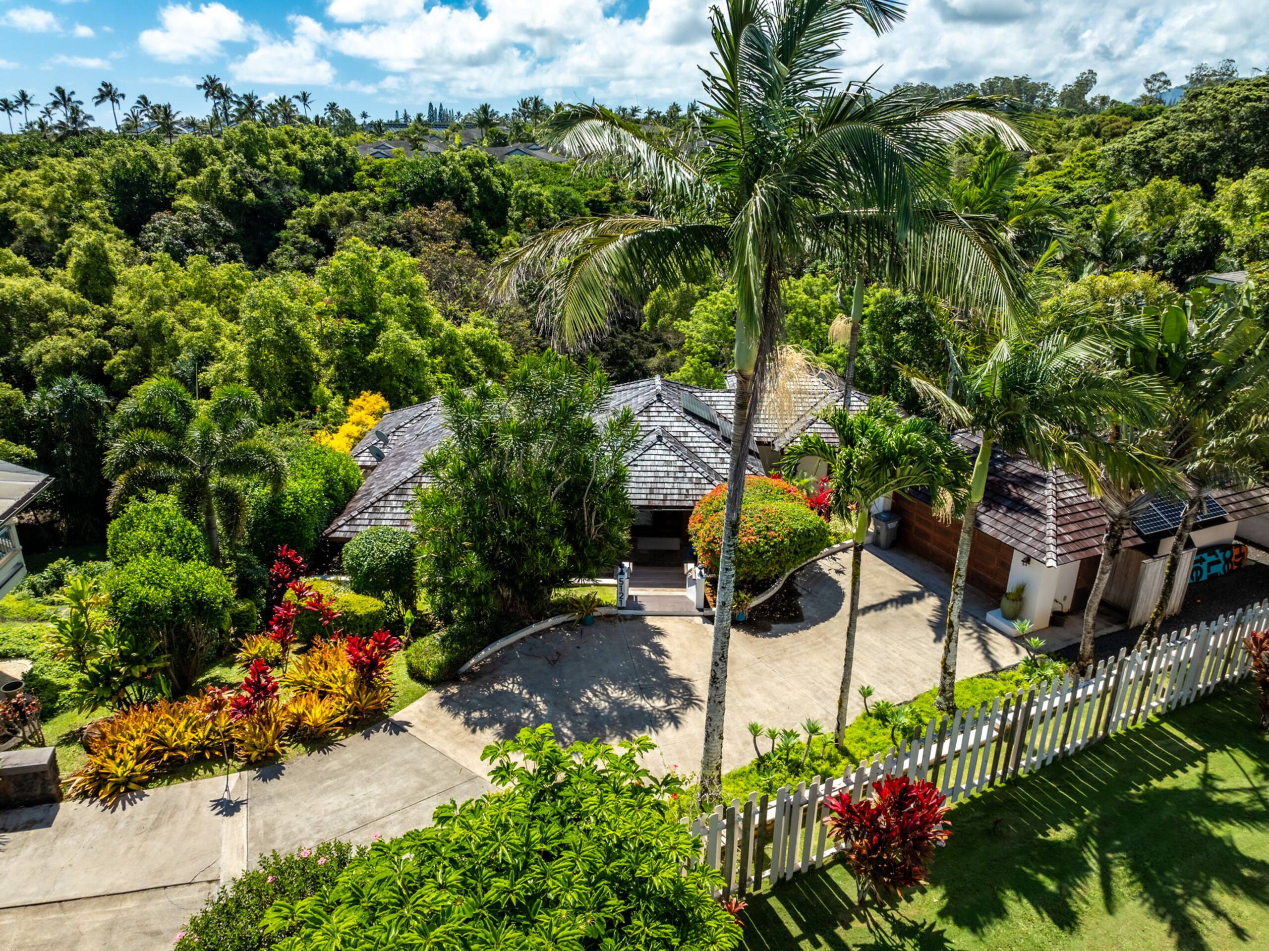 Home in Princeville · ★4.84 · 3 bedrooms · 5 beds · 2.5 private baths - Image 63