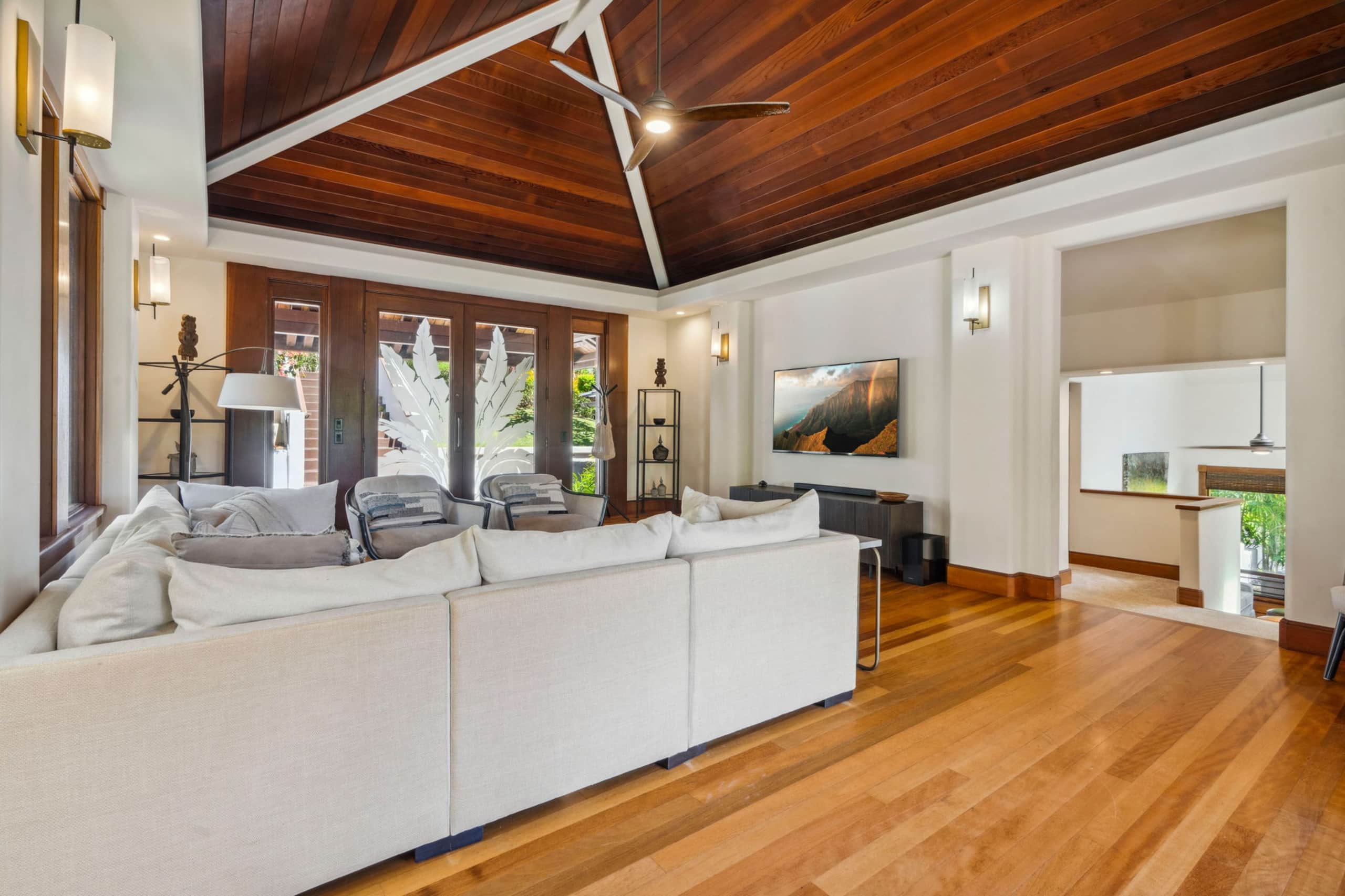 Home in Princeville · ★4.84 · 3 bedrooms · 5 beds · 2.5 private baths - Image 11