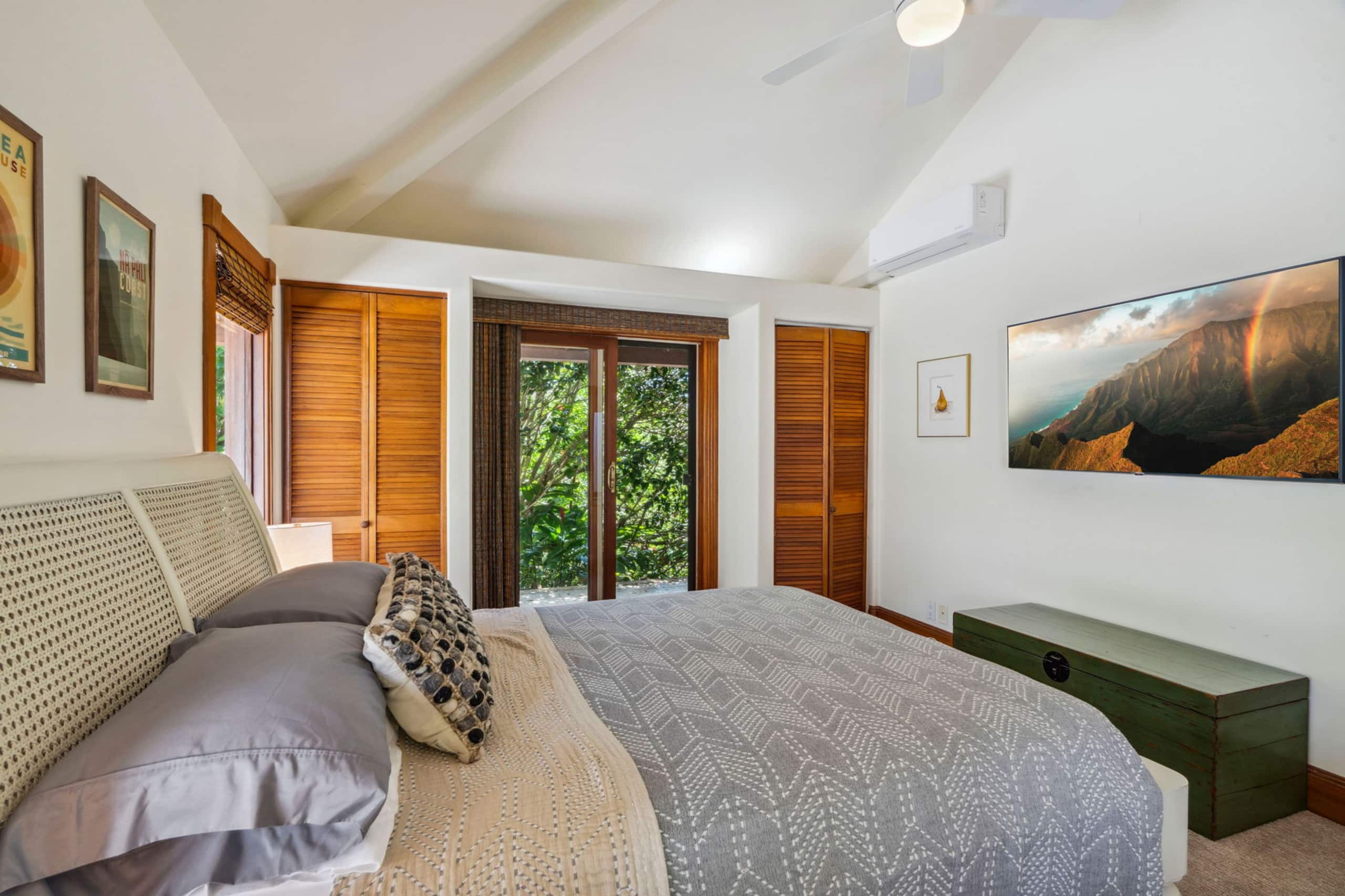 Home in Princeville · ★4.84 · 3 bedrooms · 5 beds · 2.5 private baths - Image 32