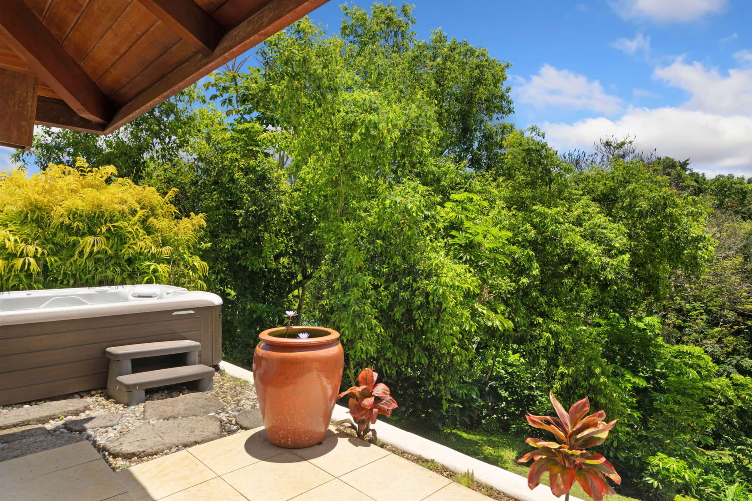 Home in Princeville · ★4.84 · 3 bedrooms · 5 beds · 2.5 private baths - Image 49