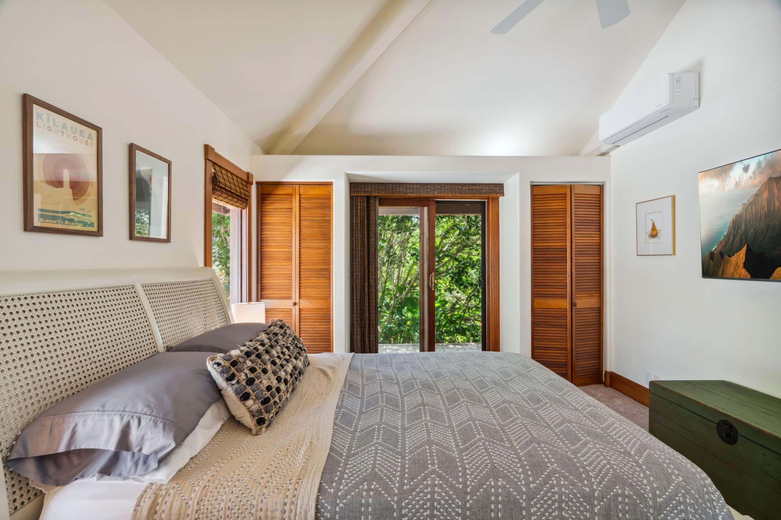 Home in Princeville · ★4.84 · 3 bedrooms · 5 beds · 2.5 private baths - Image 34