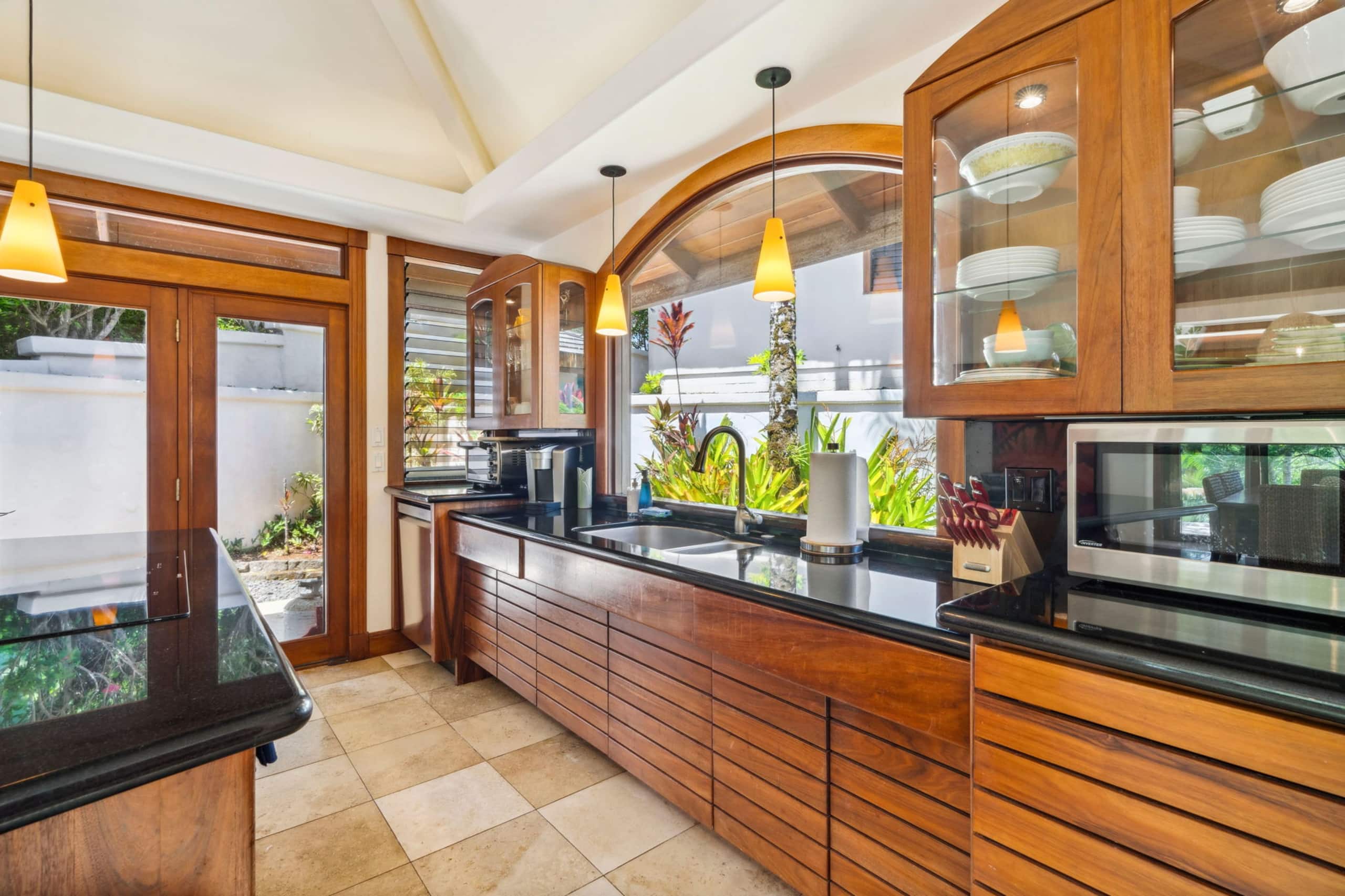 Home in Princeville · ★4.84 · 3 bedrooms · 5 beds · 2.5 private baths - Image 17