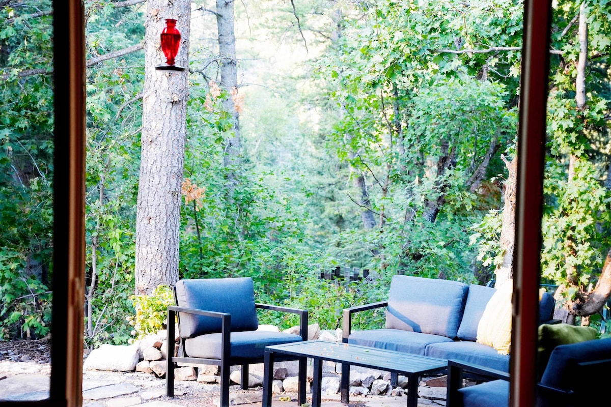 Cozy Nature Retreat